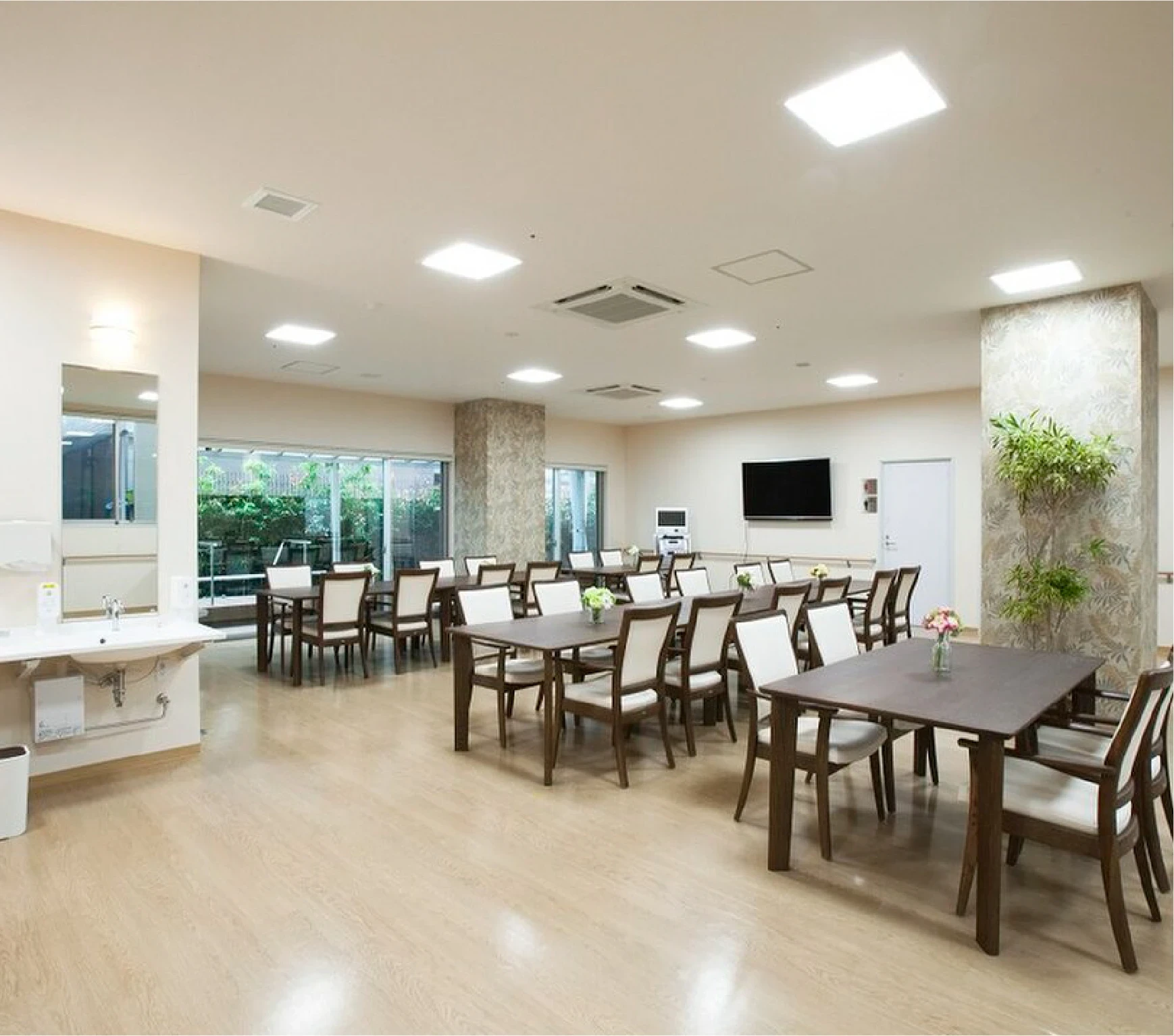 サービス付き高齢者向け住宅　ヴィラサマサマ（Villa samasama）　施設案内　食堂